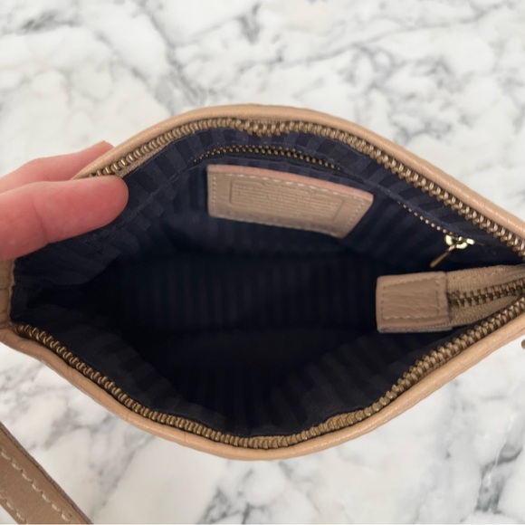 Coach Vintage Tan Leather Crossbody Bag - Picture 10 of 13